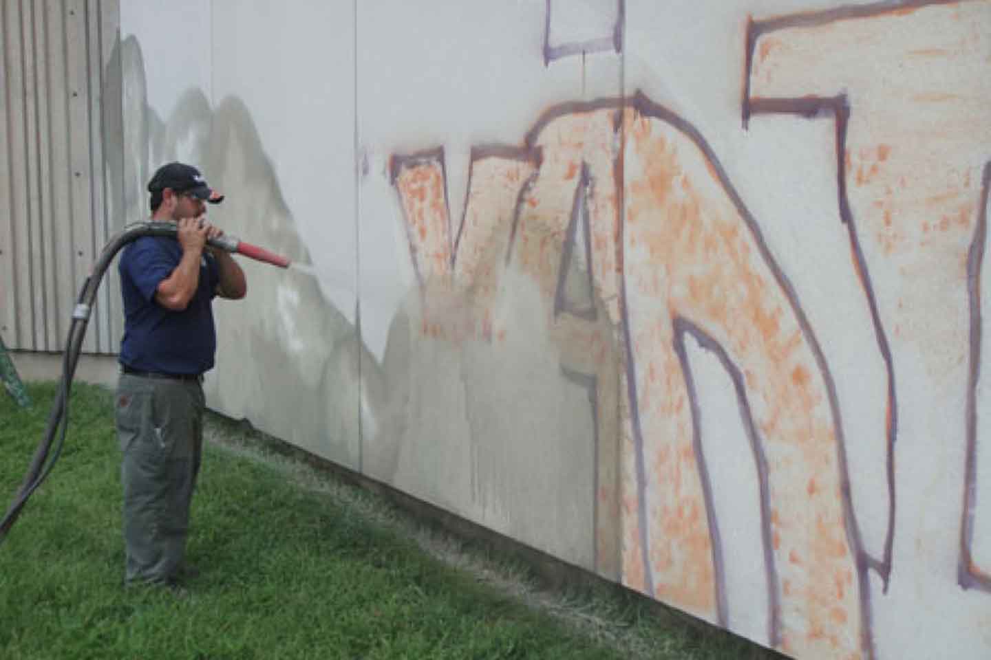 Graffiti Removal with Farrow System